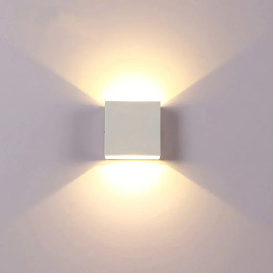 Kabo – Design Wall Lamp with Motion Sensor and Minimalist Design