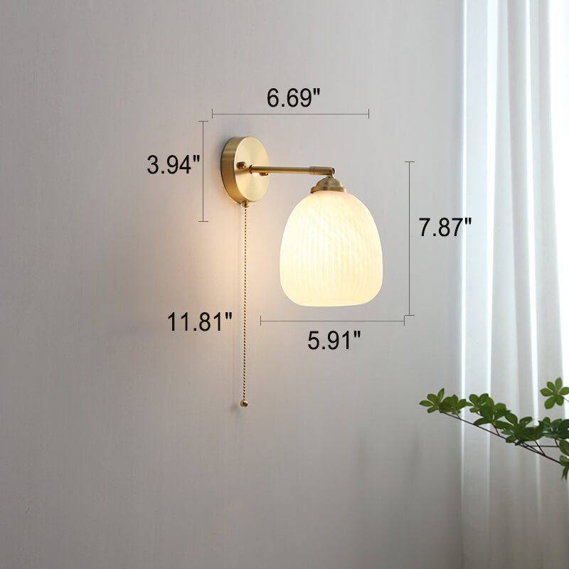 Nowoczesna lampa ścienna ze szkła i mosiądzu w zimowym stylu