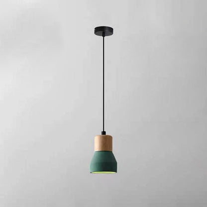 Nowoczesna Lampa Wisząca z Cementu i Drewna o Industrialnym Designie