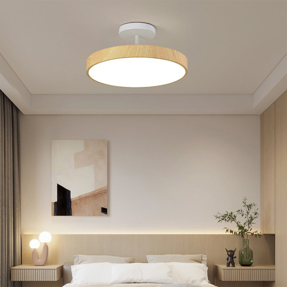 Lampa Sufitowa w Stylu Skandynawskim z Efektem Drewna i Złotą Ramą
