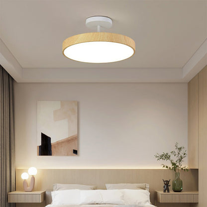 Lampa Sufitowa w Stylu Skandynawskim z Efektem Drewna i Złotą Ramą