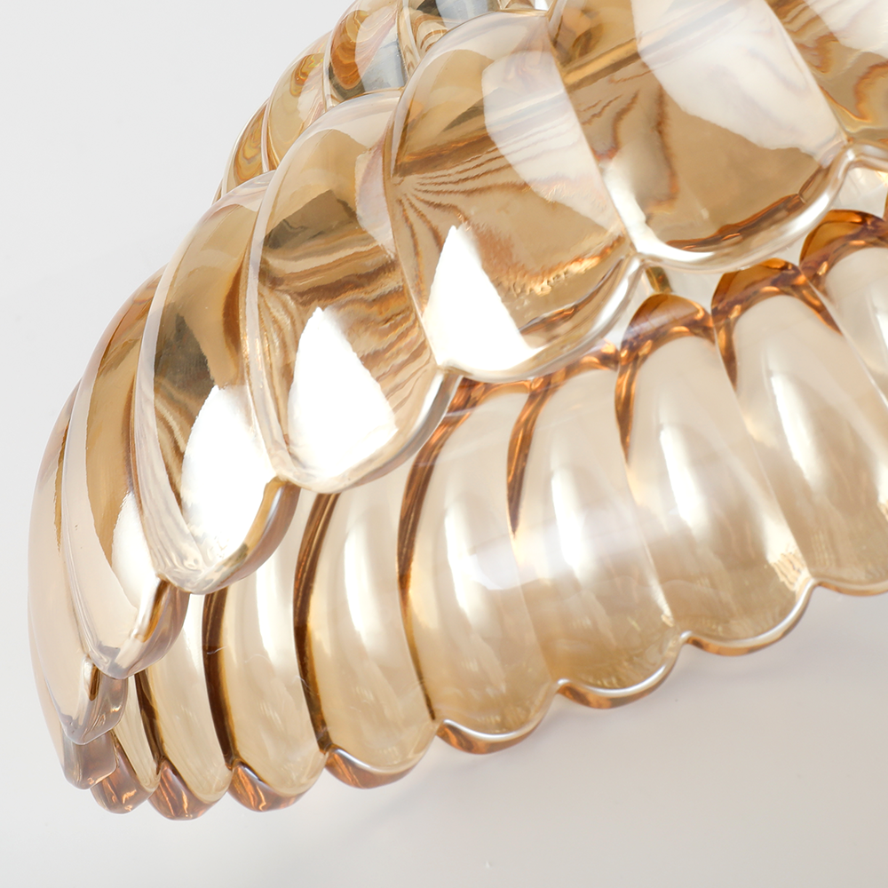 Vintage lampa sufitowa z bursztynowego szkła — elegancki akcent do każdego wnętrza