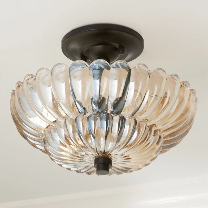 Vintage lampa sufitowa z bursztynowego szkła — elegancki akcent do każdego wnętrza