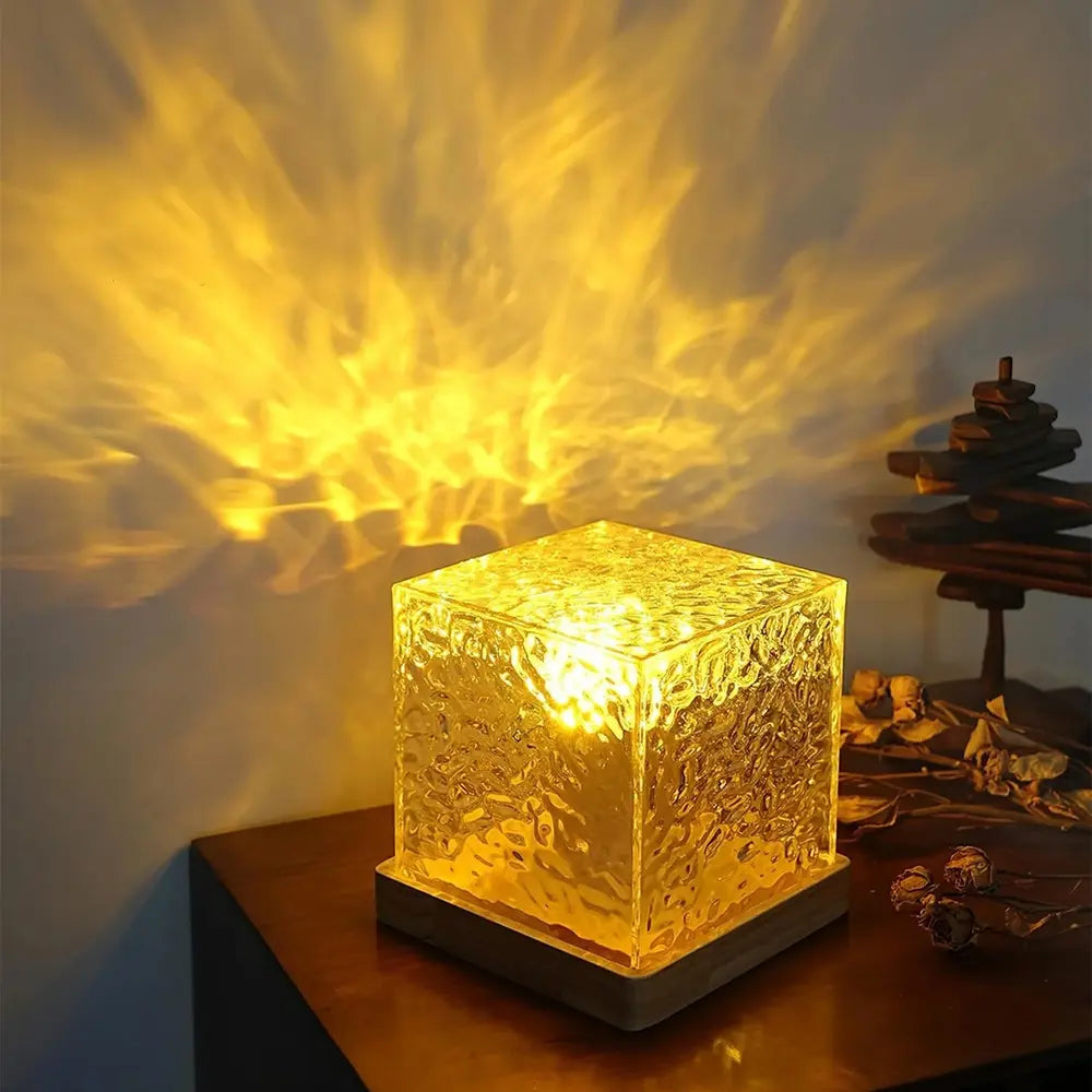 Cubo – A cube-shaped lamp with prismatic light