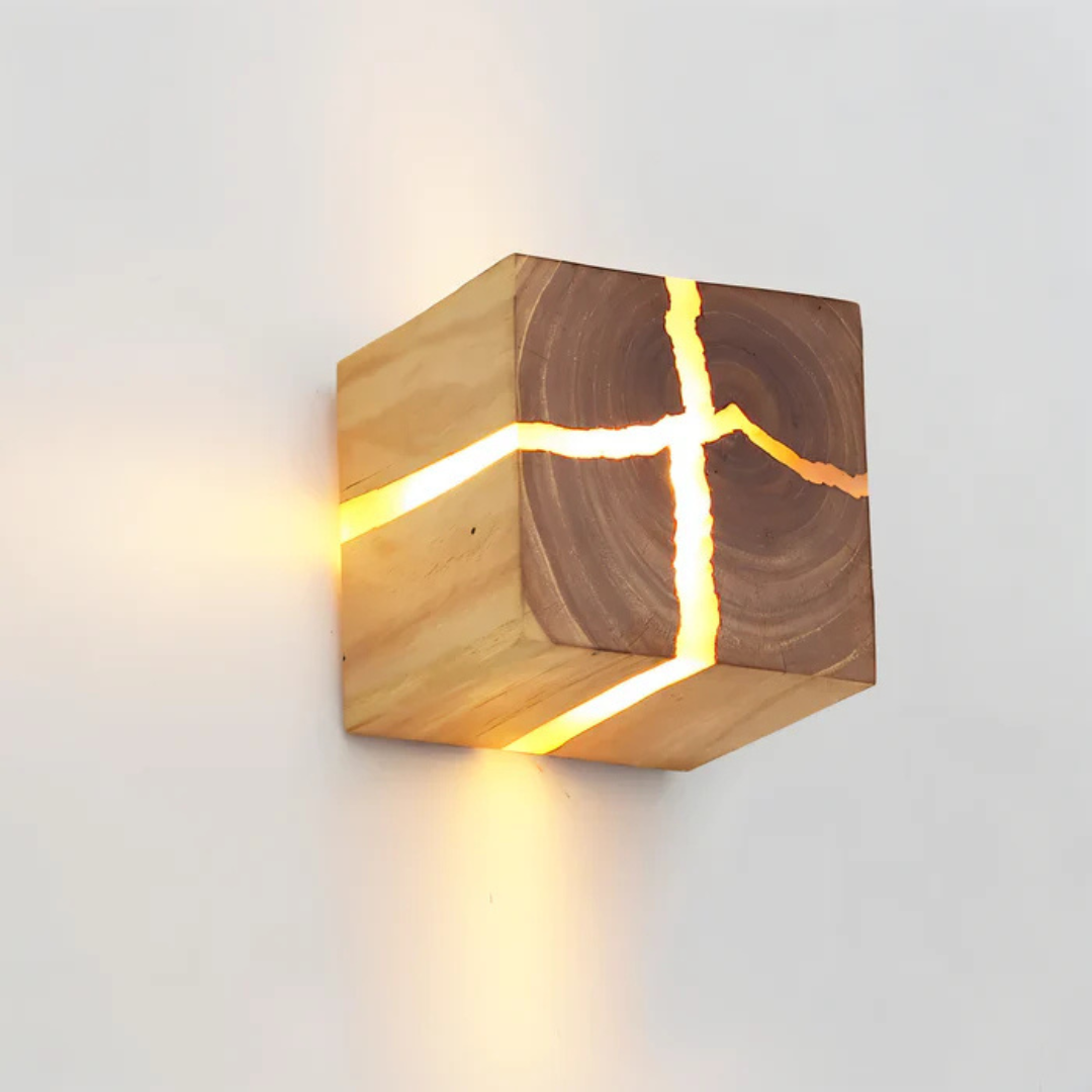 Stylowa drewniana lampa ścienna z ciepłym światłem LED
