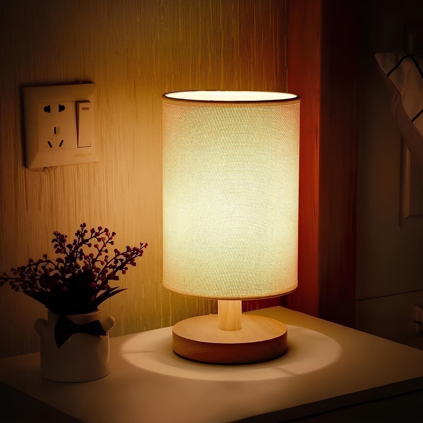Stylowa lampa z naturalnego drewna i lnu z pilotem