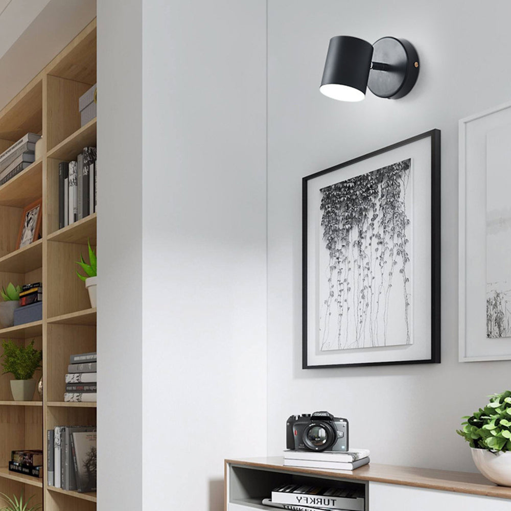 Skära – Minimalistyczna Lampa Ścienna z Wbudowanym LED i Złotym Wykończeniem